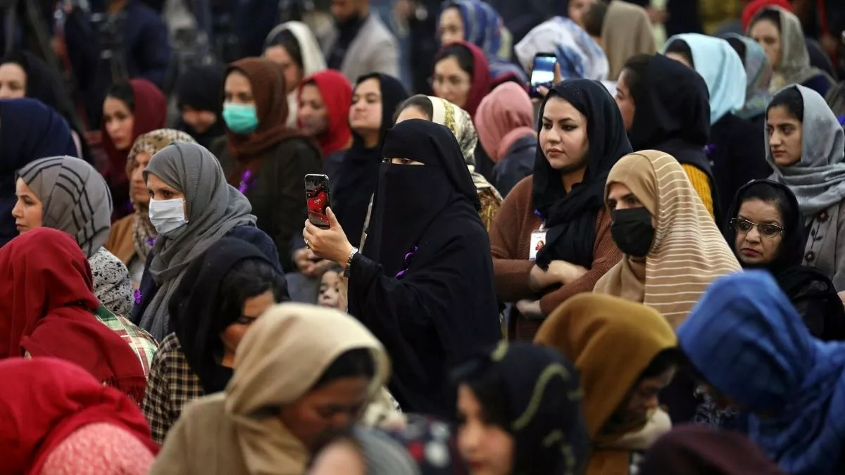 حقوق زنان تحت سلطه طالبان: چالش‌ها و راهکارهای عملی برای بهبود وضعیت